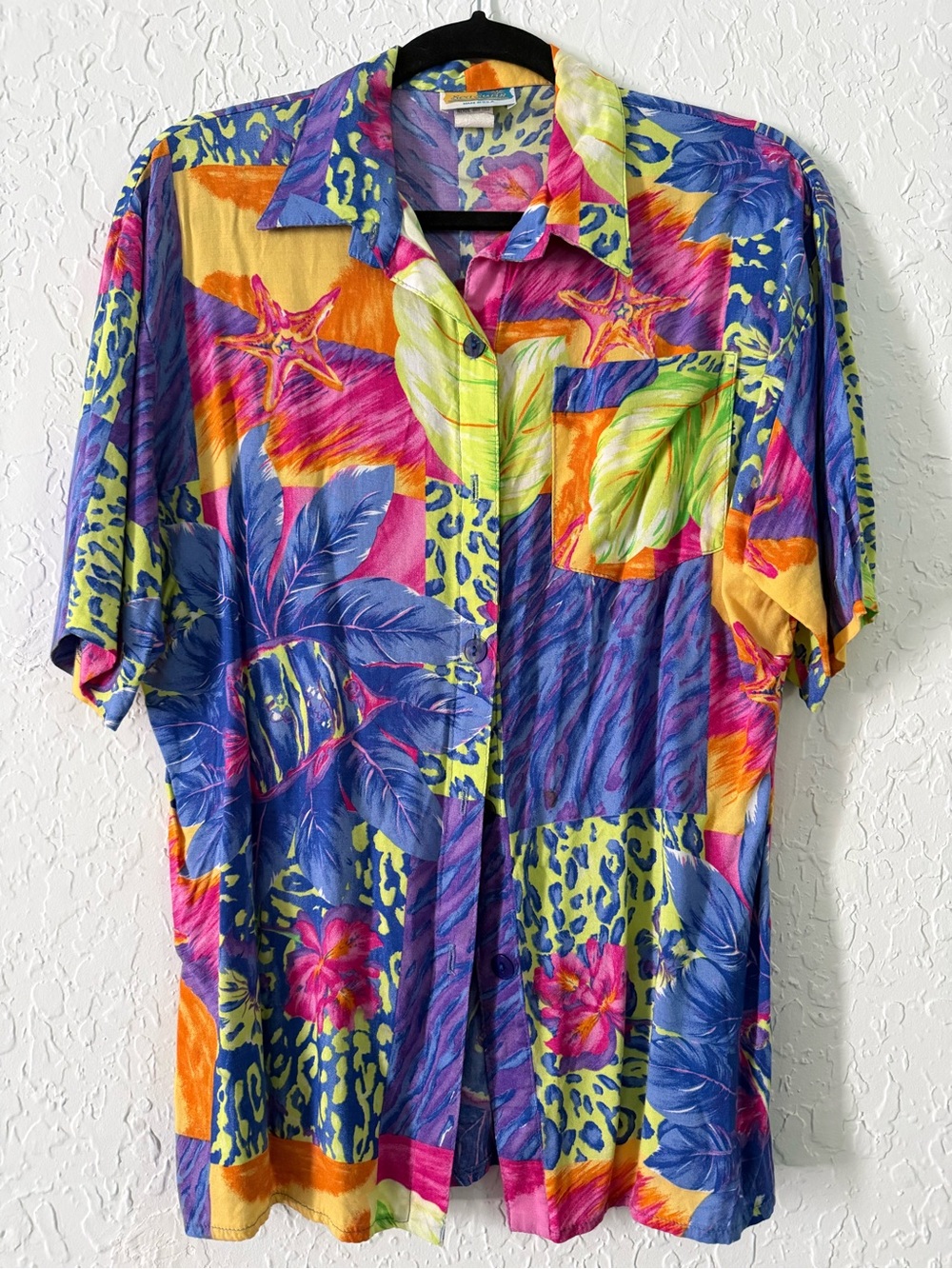Vintage Vibrant Multi-Color Tropical Print Short-Sleeve Shirt